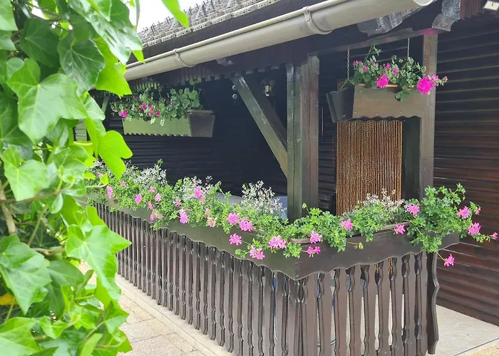 Amb Village Point * Dob